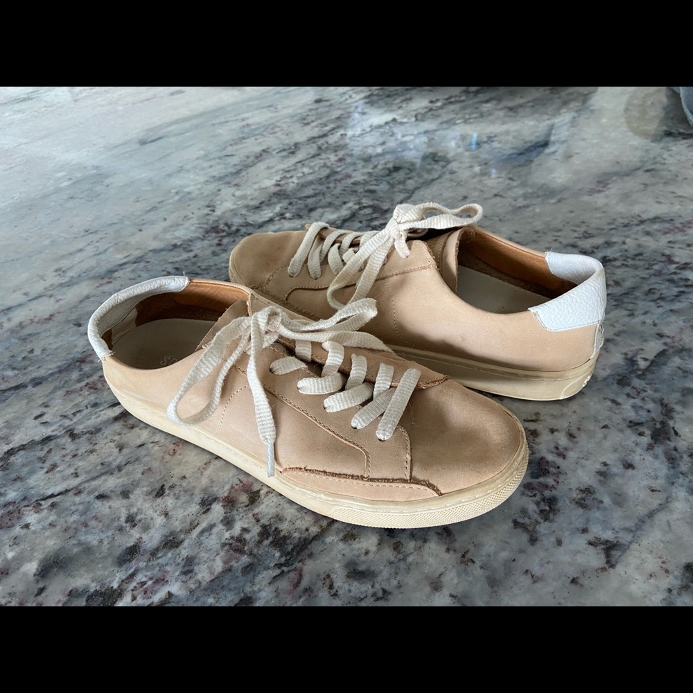 Soludos Womens size 7.5 Tan color
